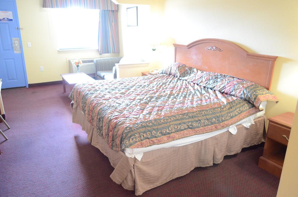 America'S Best Value Inn & Suites - Rosenberg/Houston Buitenkant foto