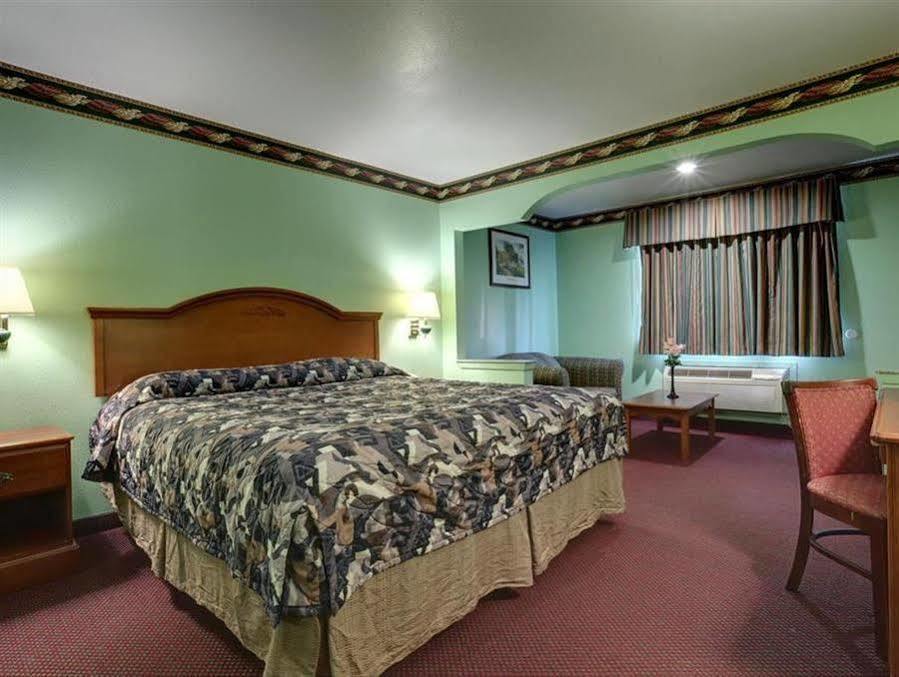 America'S Best Value Inn & Suites - Rosenberg/Houston Buitenkant foto